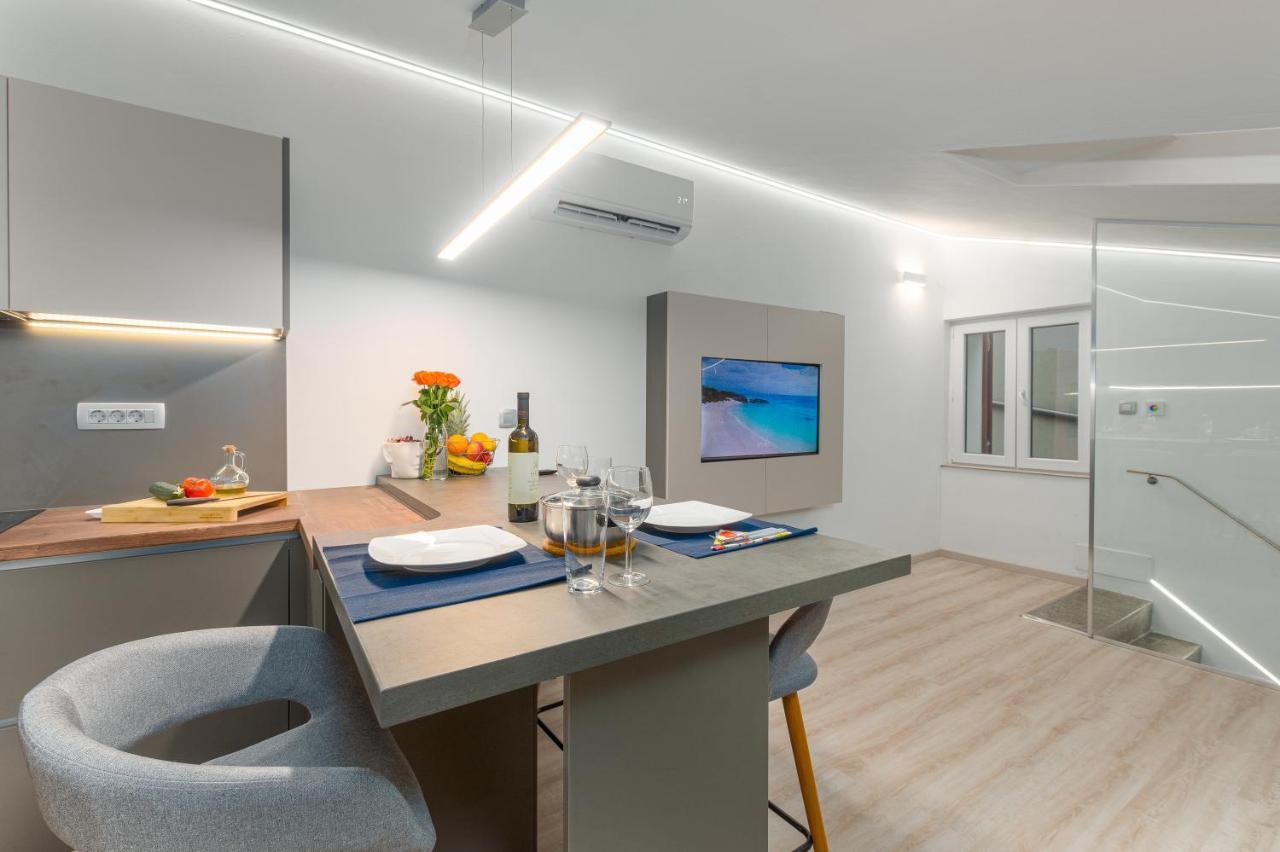Apartment Ena Near Pula Amphitheater Πούλα Εξωτερικό φωτογραφία
